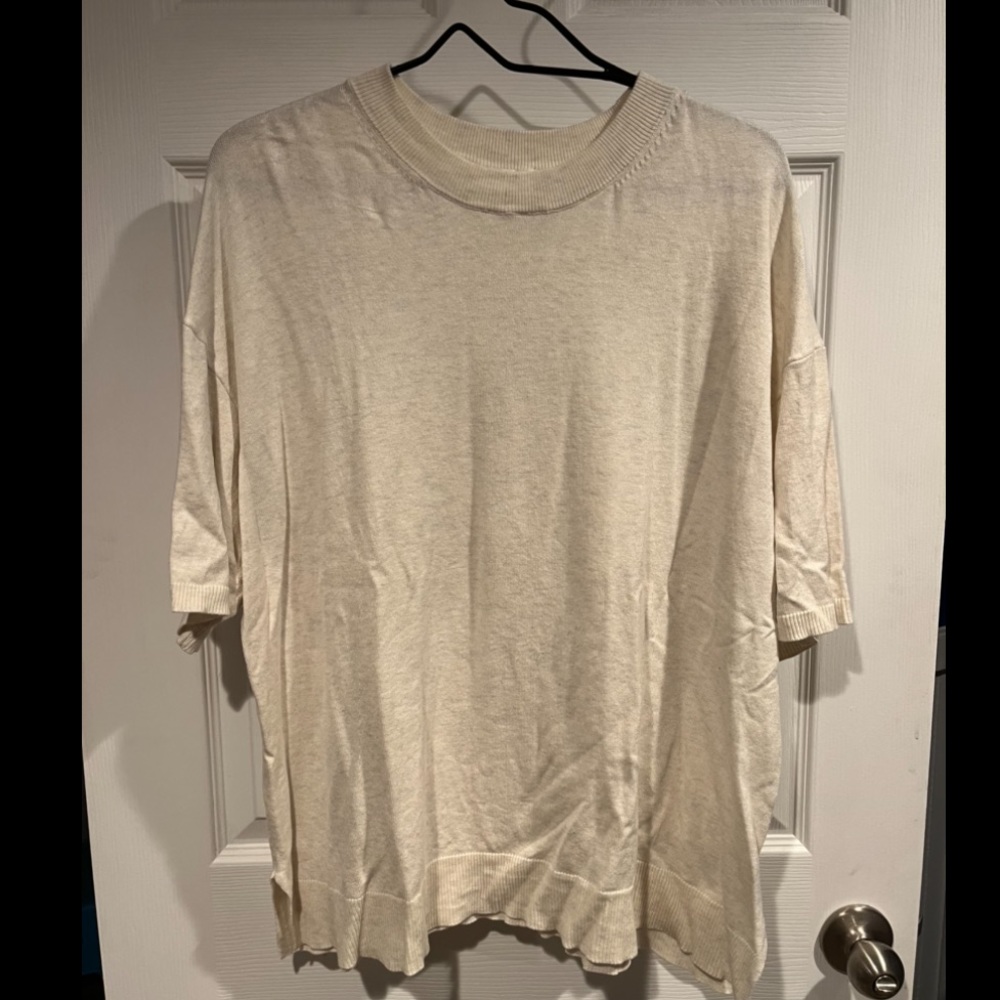 H&M lightweight sweater t-shirt size L